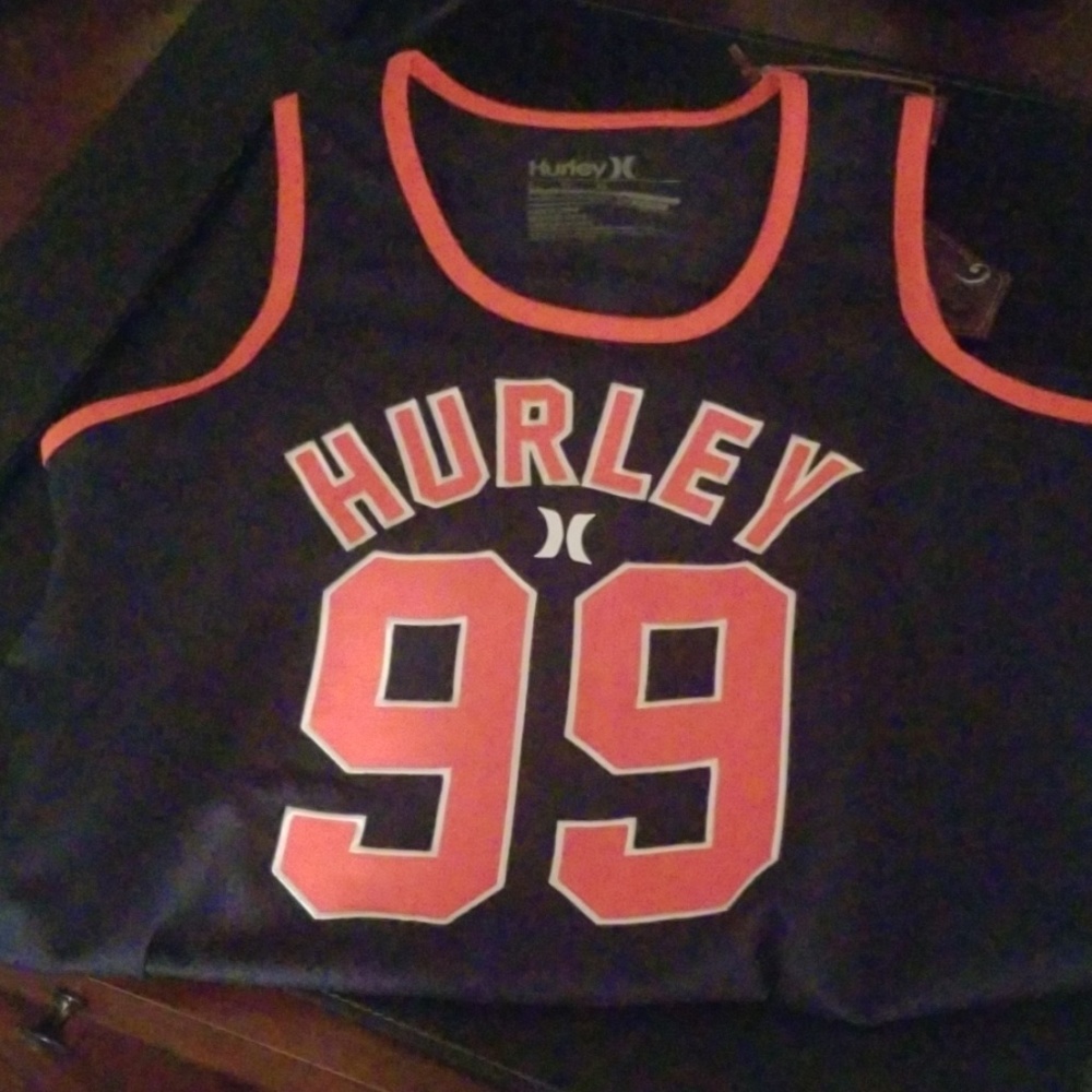 HURLEY SURF TANK